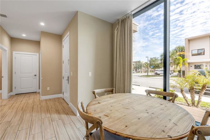 Image No.11-4 Bed Townhouse for sale