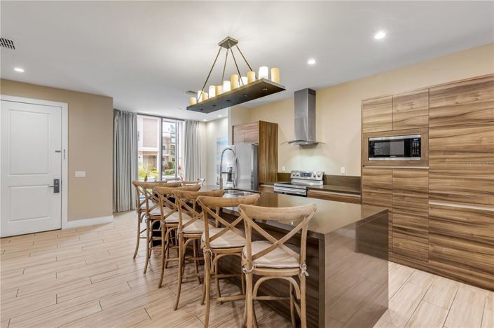 Image No.16-4 Bed Townhouse for sale