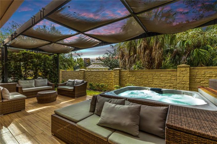 Image No.2-4 Bed Townhouse for sale