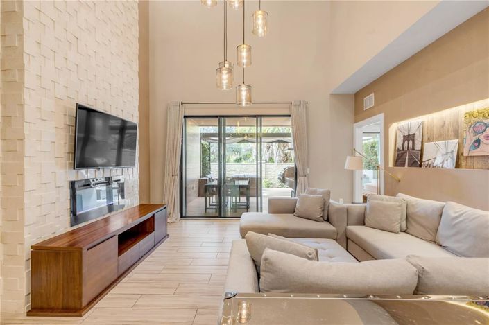 Image No.26-4 Bed Townhouse for sale