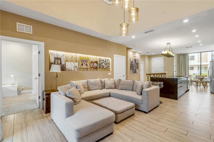 Image No.28-4 Bed Townhouse for sale