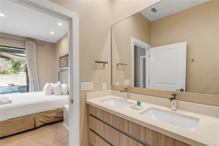 Image No.41-4 Bed Townhouse for sale