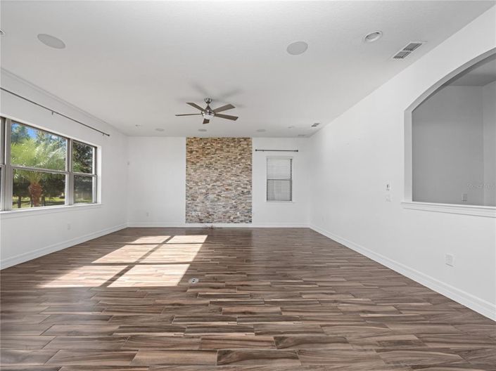 Image No.18-5 Bed Property for sale