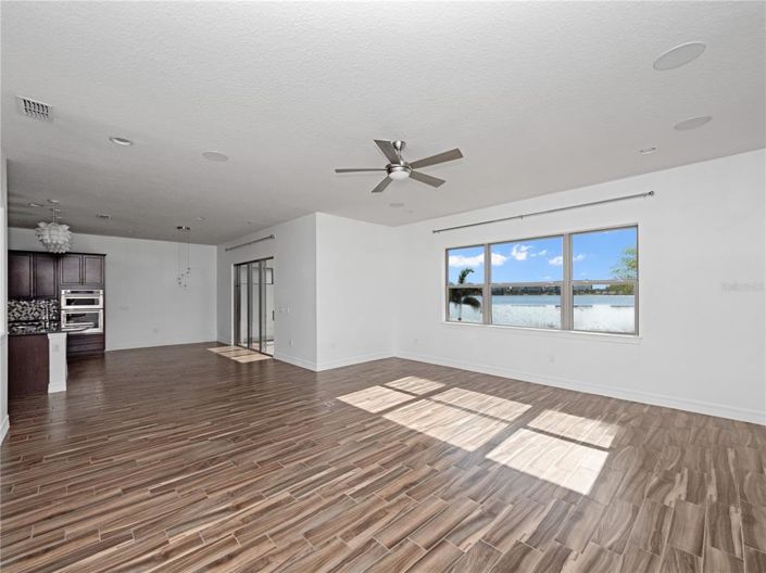 Image No.20-5 Bed Property for sale