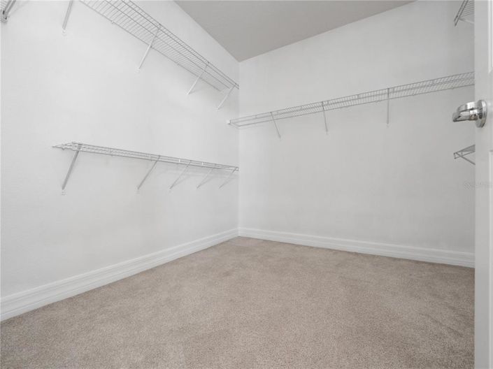 Image No.32-5 Bed Property for sale