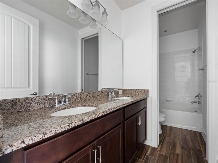 Image No.36-5 Bed Property for sale