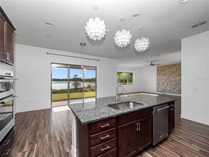 Image No.6-5 Bed Property for sale