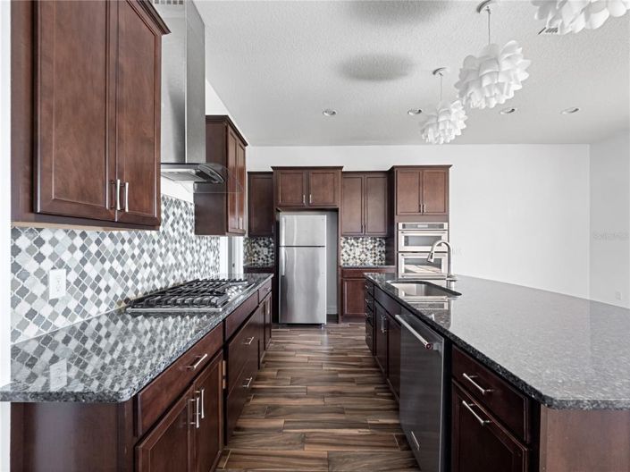 Image No.9-5 Bed Property for sale