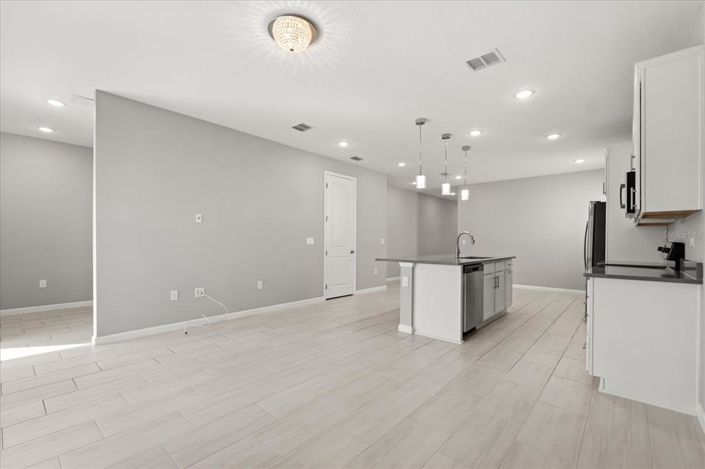 Image No.2-3 Bed Property for sale