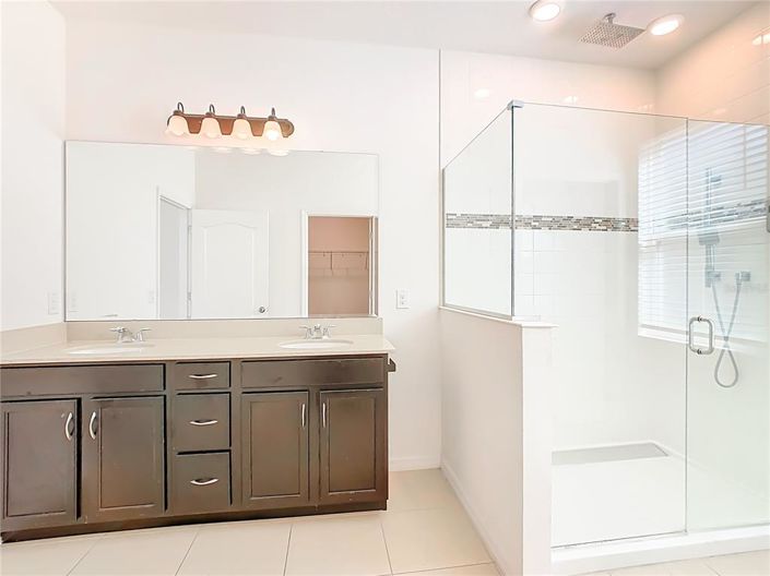 Image No.20-3 Bed Property for sale