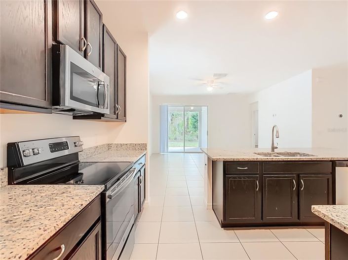 Image No.8-3 Bed Property for sale