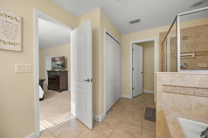 Image No.26-5 Bed Property for sale