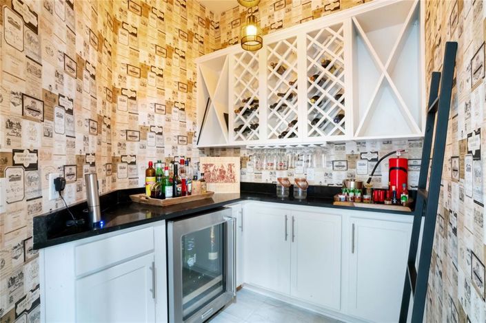 Image No.7-4 Bed Property for sale