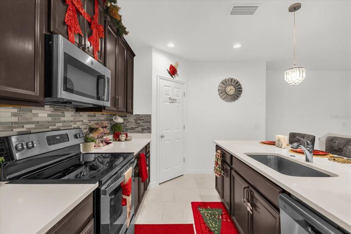 Image No.17-4 Bed Property for sale