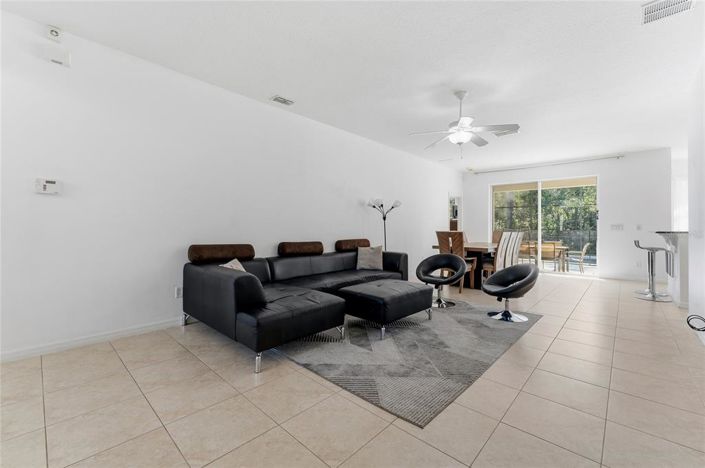 Image No.5-Propriété de 4 chambres à vendre à Kissimmee