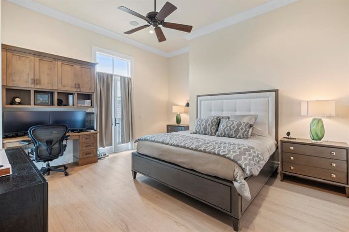 Image No.35-6 Bed Property for sale