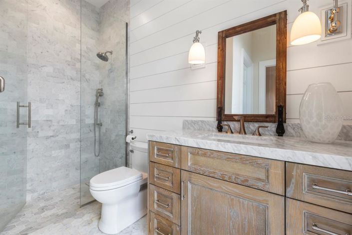 Image No.36-6 Bed Property for sale