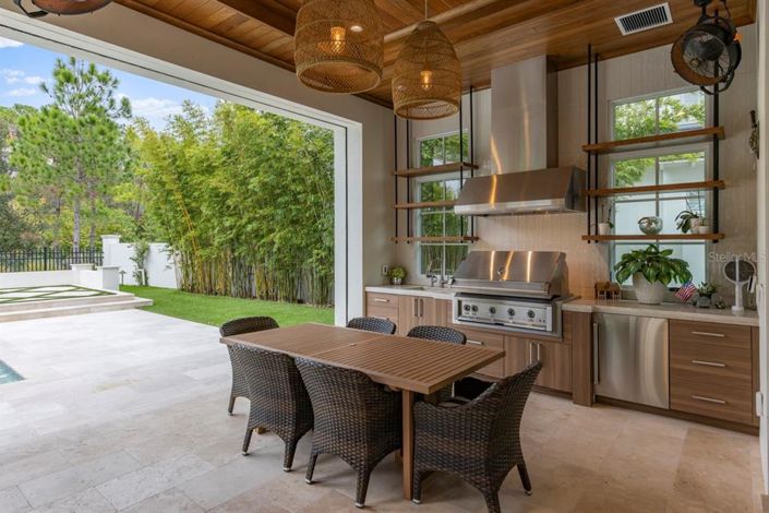 Image No.38-6 Bed Property for sale