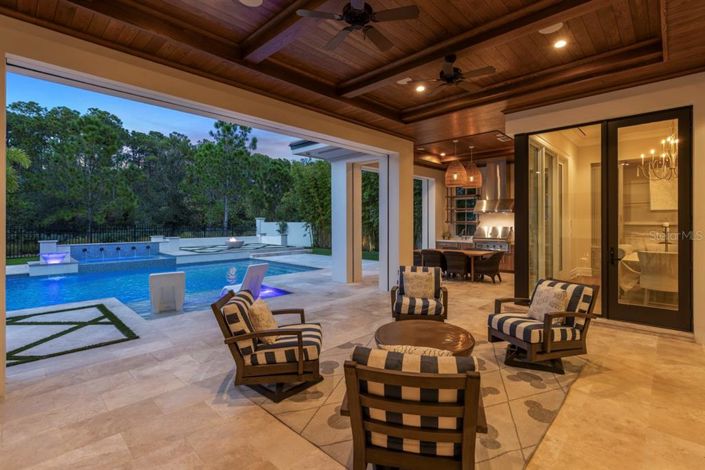 Image No.41-6 Bed Property for sale