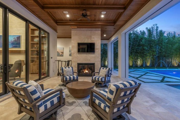 Image No.43-6 Bed Property for sale