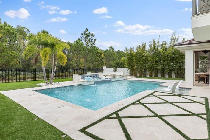 Image No.46-6 Bed Property for sale