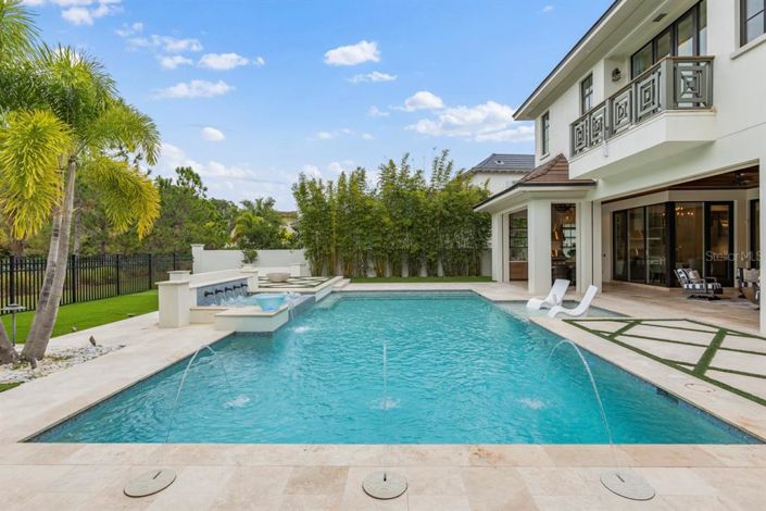 Image No.47-6 Bed Property for sale