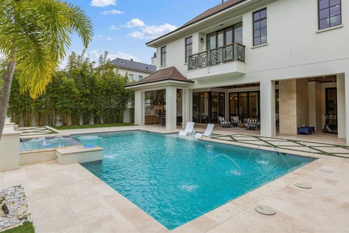 Image No.48-6 Bed Property for sale