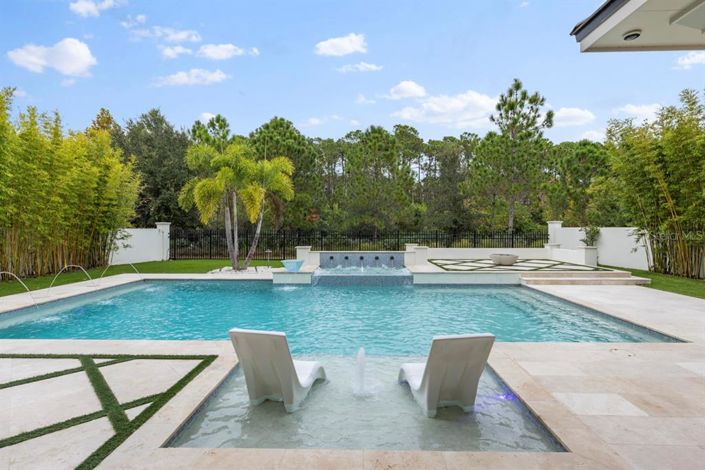 Image No.49-6 Bed Property for sale