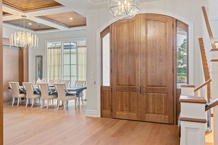 Image No.5-6 Bed Property for sale