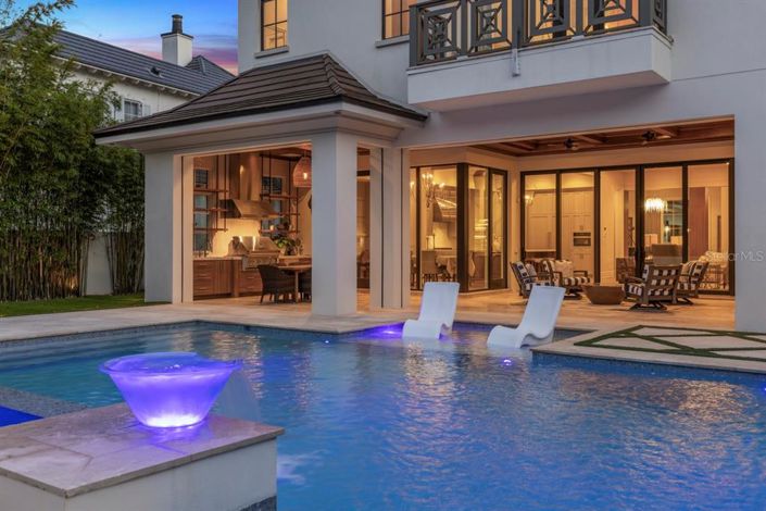 Image No.53-6 Bed Property for sale