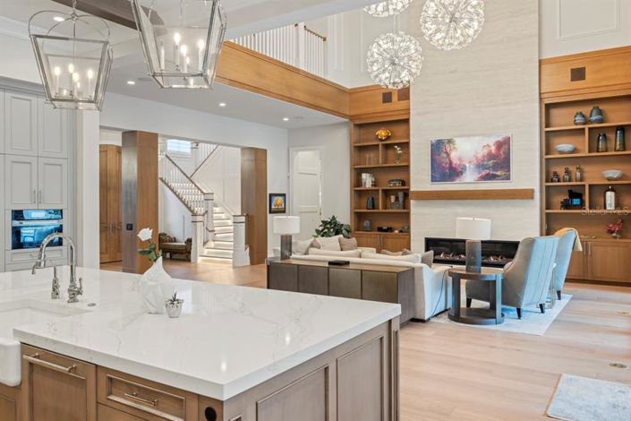 Image No.9-6 Bed Property for sale