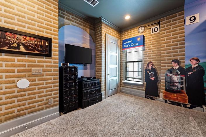 Image No.25-9 Bed Property for sale