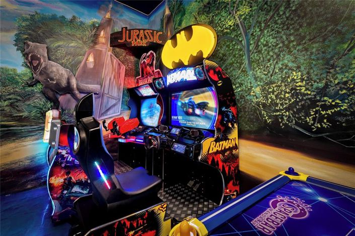 Image No.28-9 Bed Property for sale