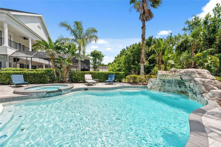 Image No.3-9 Bed Property for sale