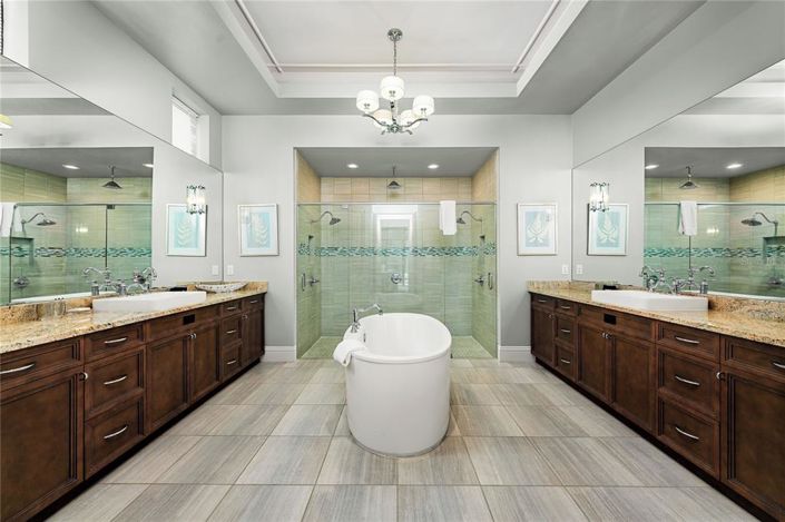 Image No.32-9 Bed Property for sale