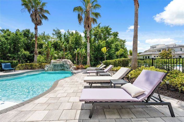 Image No.43-9 Bed Property for sale