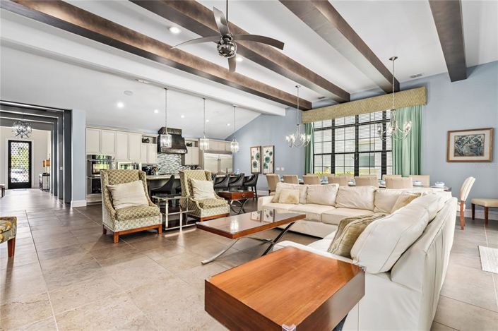 Image No.9-9 Bed Property for sale