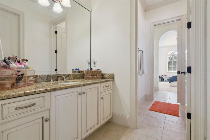 Image No.38-6 Bed Property for sale