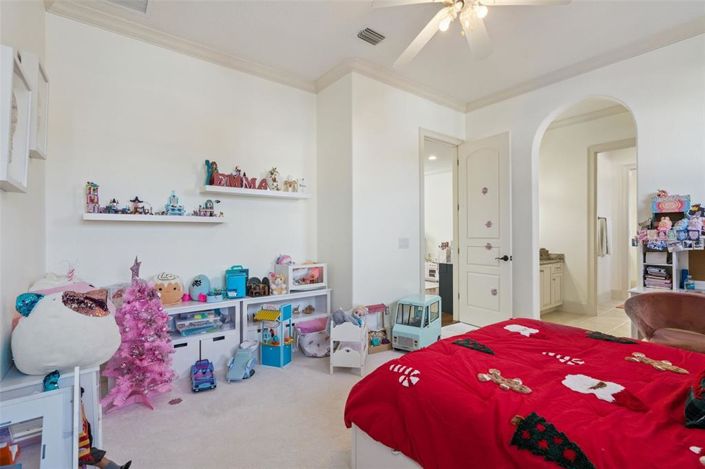 Image No.44-6 Bed Property for sale