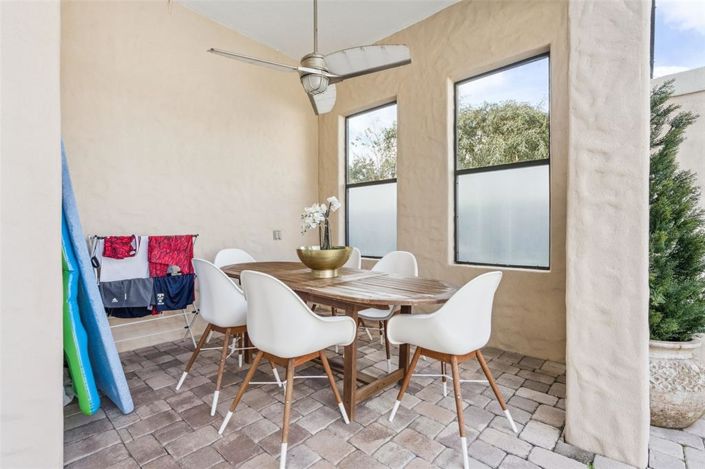 Image No.60-6 Bed Property for sale