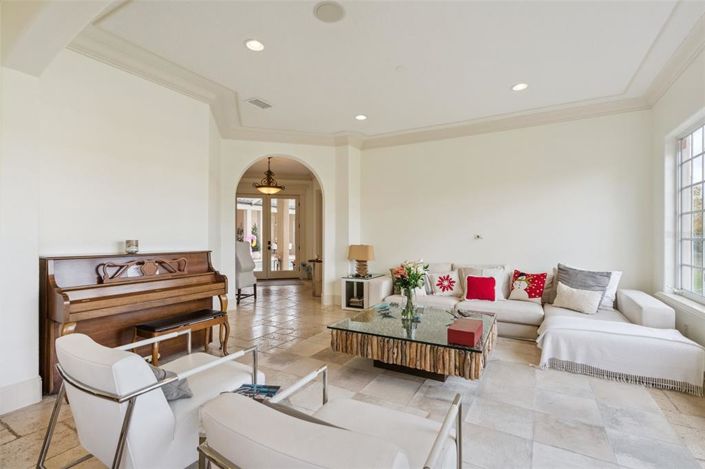 Image No.7-6 Bed Property for sale