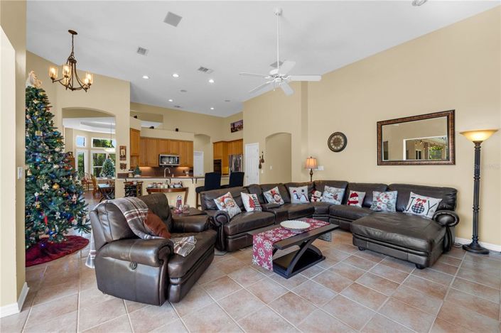 Image No.11-4 Bed Property for sale