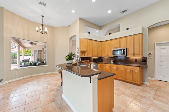 Image No.13-4 Bed Property for sale