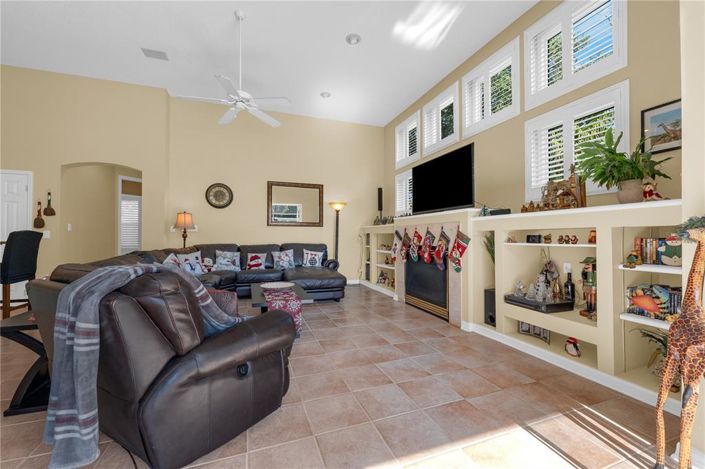 Image No.14-4 Bed Property for sale