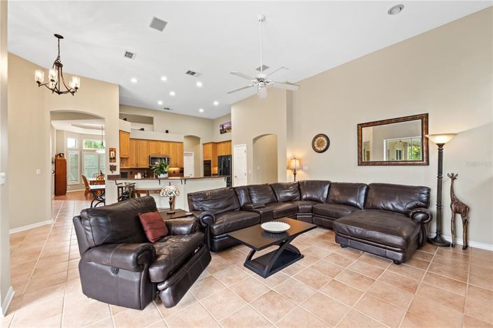 Image No.19-4 Bed Property for sale