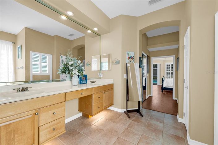 Image No.29-4 Bed Property for sale