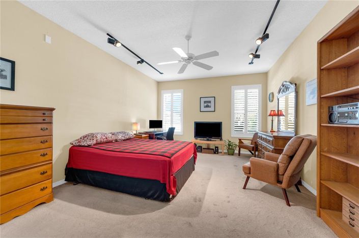 Image No.31-4 Bed Property for sale