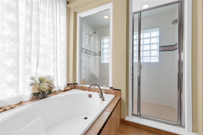 Image No.32-4 Bed Property for sale