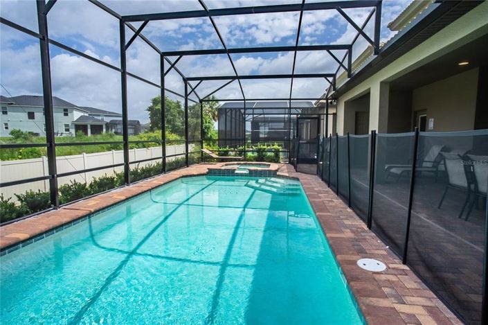 Image No.44-8 Bed Property for sale