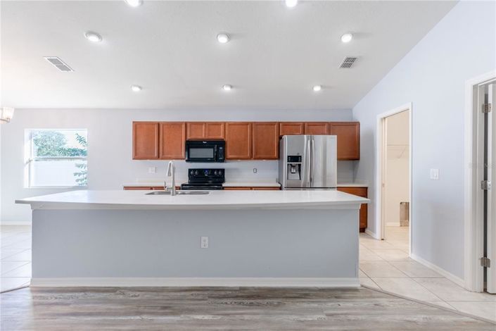 Image No.11-4 Bed Property for sale